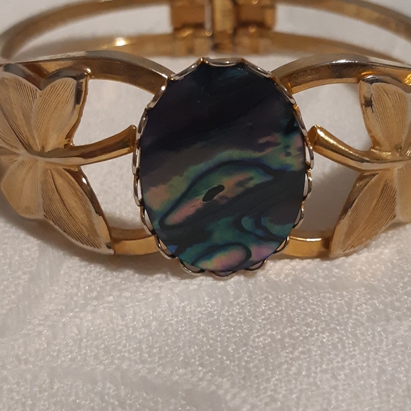 Vintage Gold Tone, Rainbow Abalone Bracelet With Leaf Pattern - Picture 3 of 14